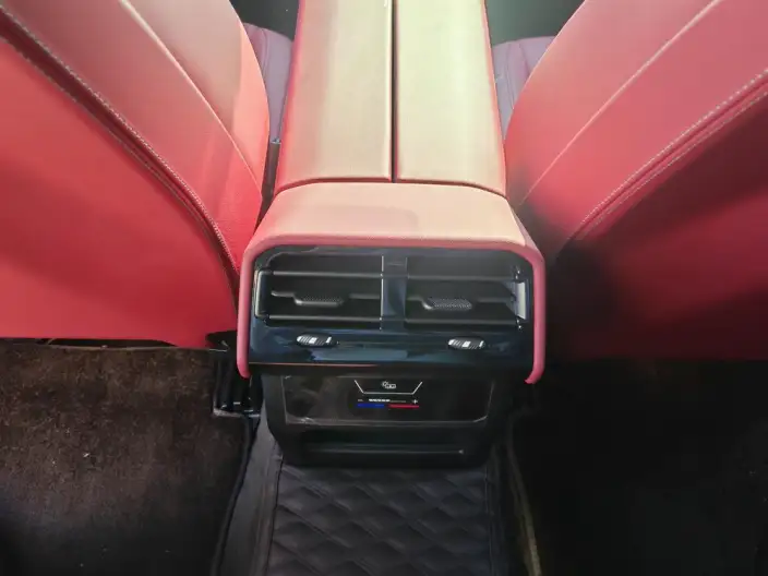 BMW 5 Series 2025 Model Facelift 530Li Leading Model M Sports Set – фото 10