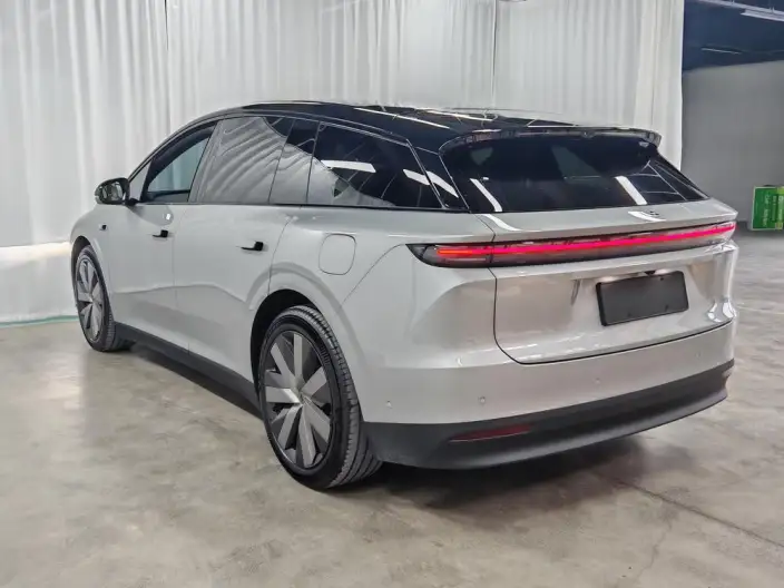 Li Auto i6 2025 Model 4WD Standard Edition – фото 4