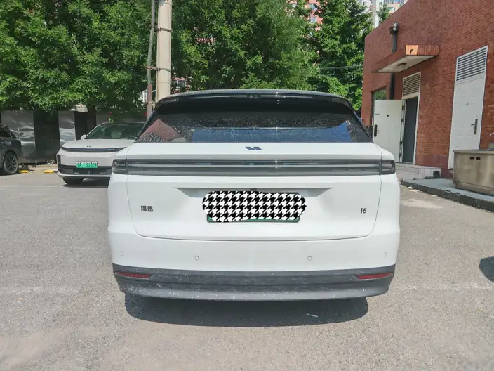 Li Auto i6 2025 Model 4WD Standard Edition – фото 4