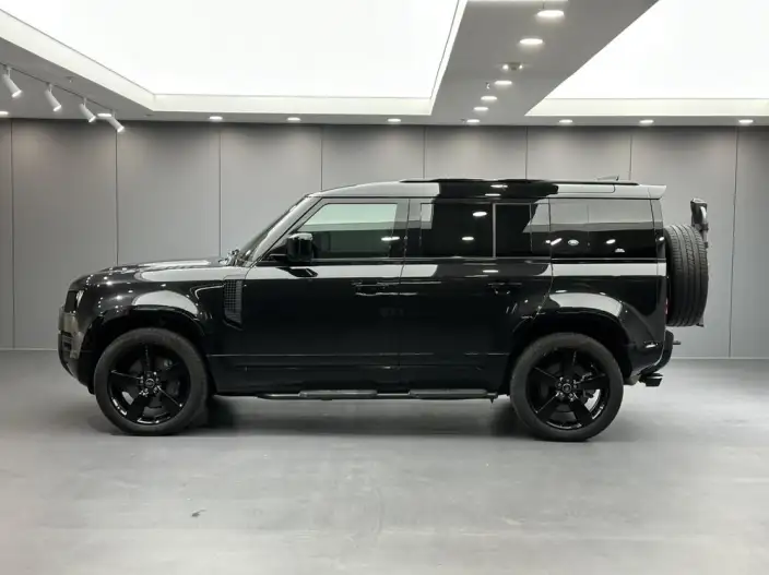 Land Rover Defender 2024 Model 110 3.0T P400 X-Dynamic HSE