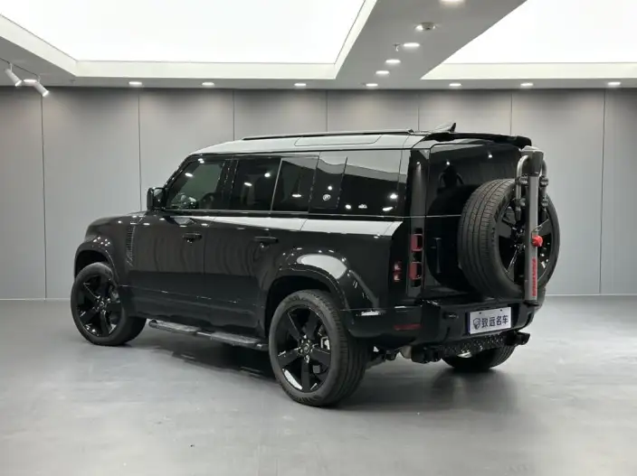 Land Rover Defender 2024 Model 110 3.0T P400 X-Dynamic HSE – фото 5