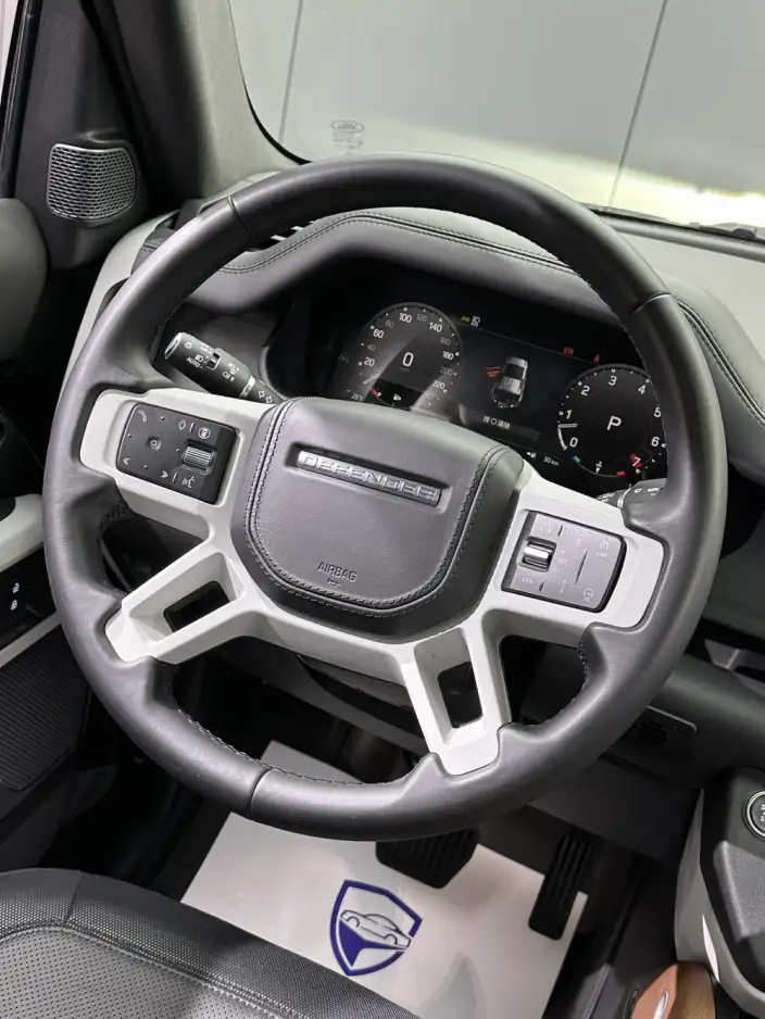 Land Rover Defender 2024 Model 110 3.0T P400 X-Dynamic HSE – фото 8