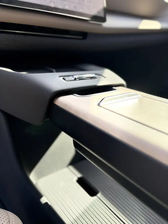 Volvo XC70 2026 Model 4WD Ultra-long Endurance Plus – фото 6