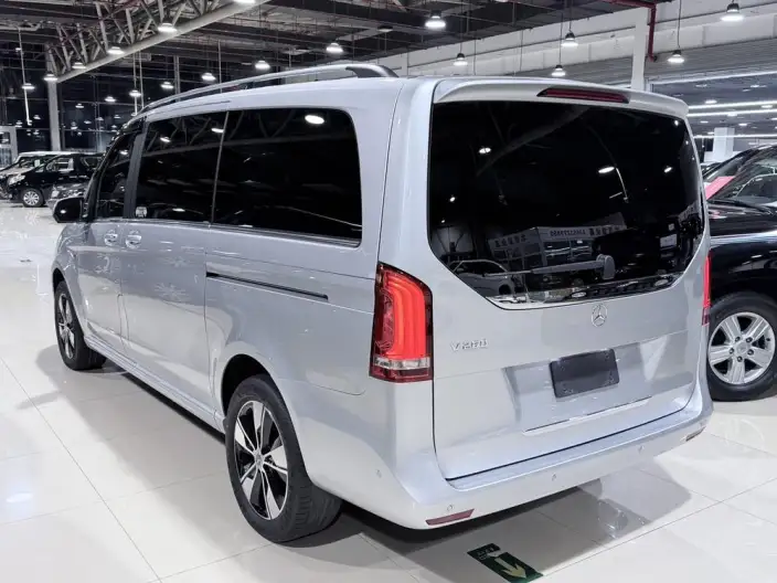 Mercedes-Benz V-Class 2022 Model V 260 Premium Edition – фото 3