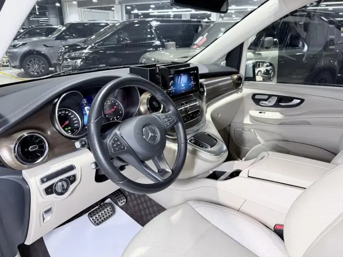 Mercedes-Benz V-Class 2022 Model V 260 Premium Edition – фото 8