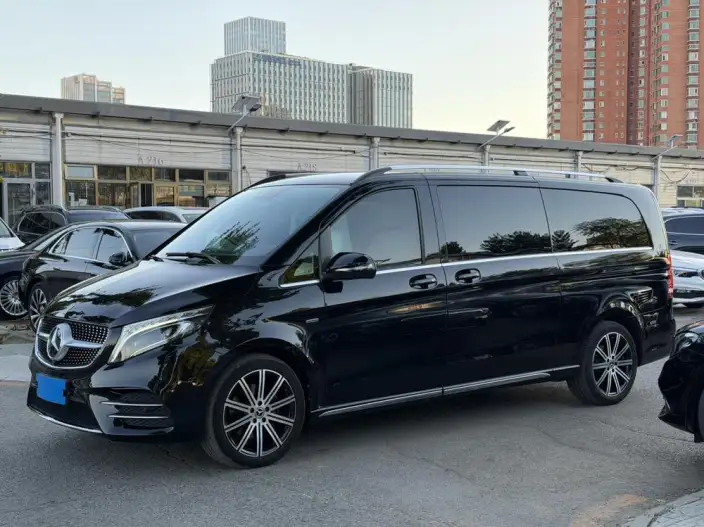 Mercedes-Benz V-Class 2022 Model V 260 L Long wheelbase Deluxe Edition – фото 1