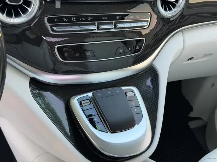 Mercedes-Benz V-Class 2022 Model V 260 L Long wheelbase Deluxe Edition – фото 9