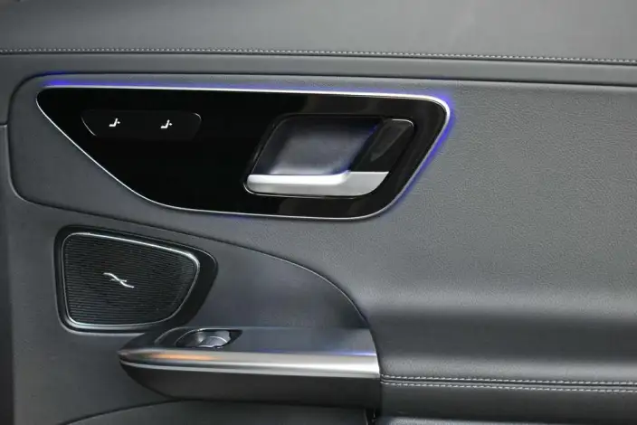 Mercedes-Benz C-Class 2023 Model Facelift II C 260 L Sports Edition – фото 9