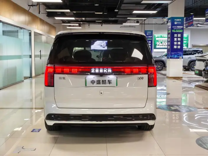 ZEEKR 009 2024 Model VI seat Executive Edition 4WD 140kWh – фото 5