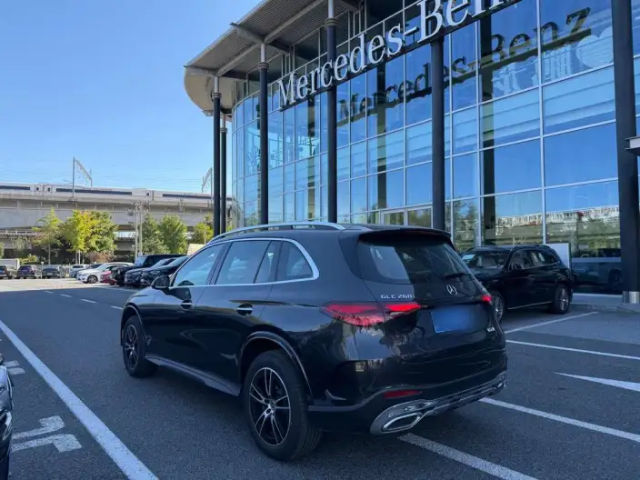 Mercedes-Benz GLC 2025 Model GLC 260 L 4MATIC Luxury Model 5 seat – фото 4