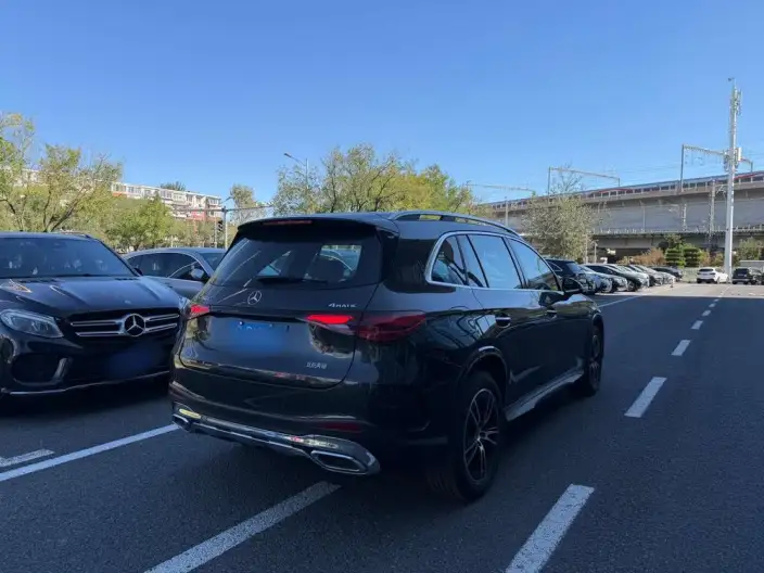 Mercedes-Benz GLC 2025 Model GLC 260 L 4MATIC Luxury Model 5 seat – фото 6