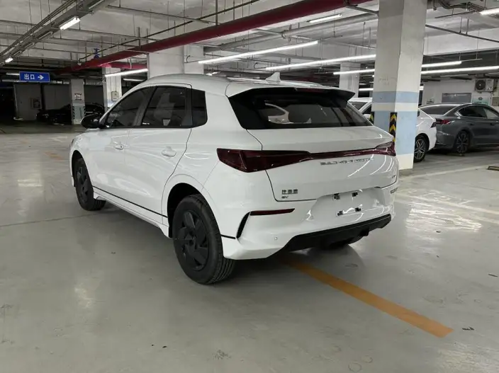 BYD E2 2023 Model Comfort Model – фото 4