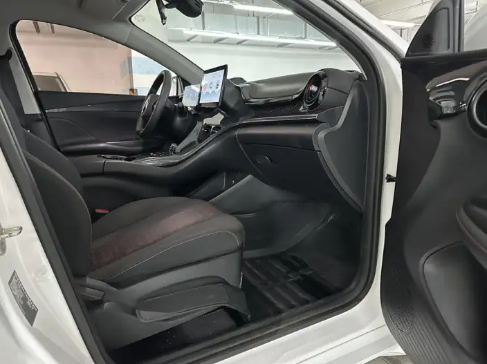BYD E2 2023 Model Comfort Model – фото 10