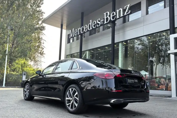 Mercedes-Benz E-Class 2024 Model E 300 L Fashion Model sedan – фото 3