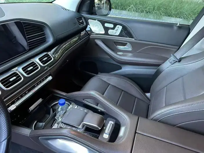 Mercedes-Benz GLS 2023 Model GLS 450 4MATIC Fashion Model – фото 7