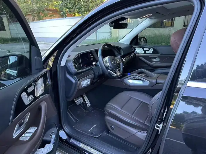 Mercedes-Benz GLS 2023 Model GLS 450 4MATIC Fashion Model – фото 10