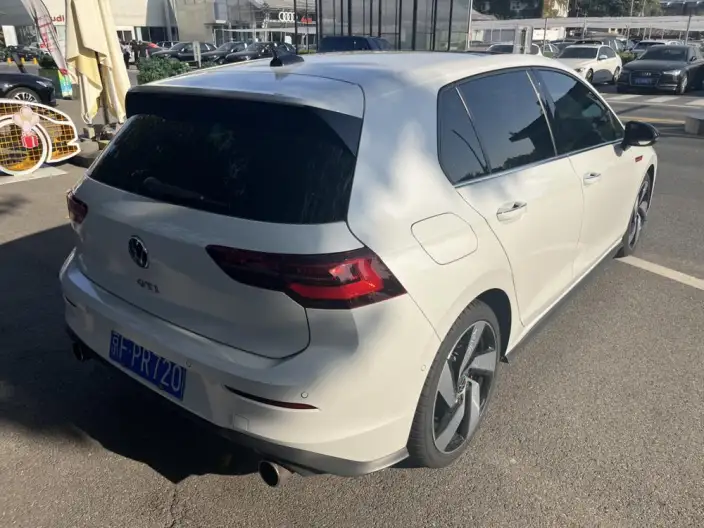 Volkswagen Golf GTI 2023 Model 380TSI DSG GTI – фото 5