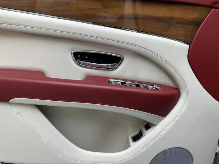 Bentayga 2022 Model 4.0T V8 – фото 7