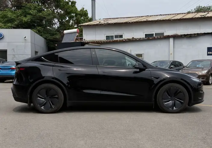 Model Y 2025 Model Rear-wheel drive version – фото 6