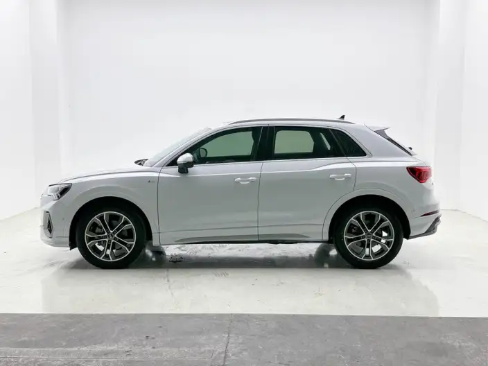 AUDI Q3 2022 Model 40 TFSI Fashion Dynamic Model
