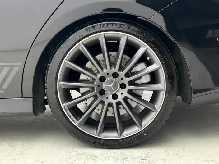 Mercedes-Benz CLA AMG 2022 Model AMG CLA 35 4MATIC 55th Anniversary Memorial Edition – фото 9