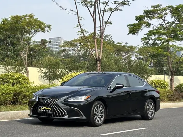 Lexus ES 2022 Model 200 Superior Edition