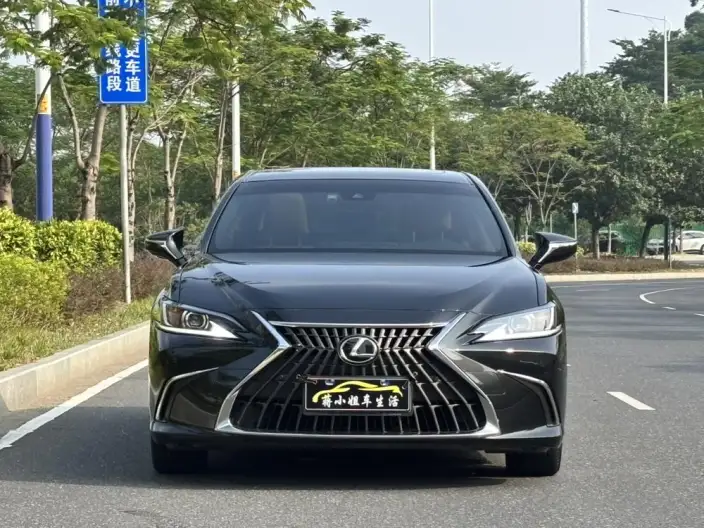 Lexus ES 2022 Model 200 Superior Edition