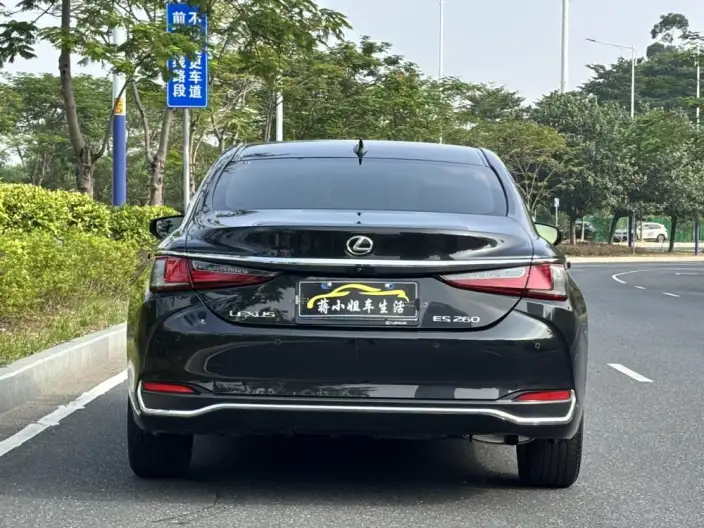 Lexus ES 2022 Model 200 Superior Edition