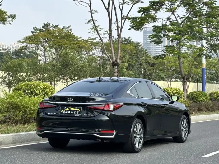 Lexus ES 2022 Model 200 Superior Edition – фото 5