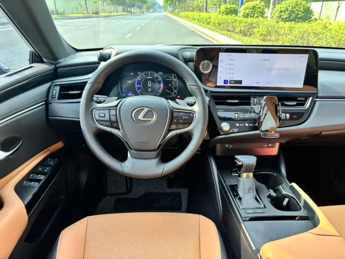 Lexus ES 2022 Model 200 Superior Edition – фото 8