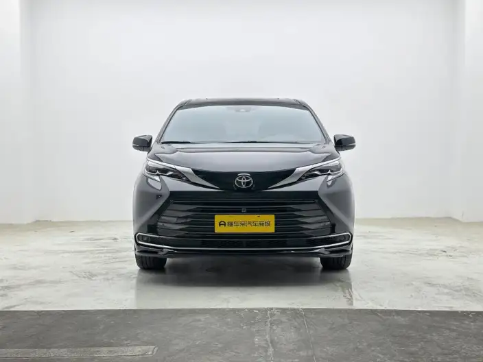 Toyota Sienna 2024 Model Hybrid 2.5L Premium Edition