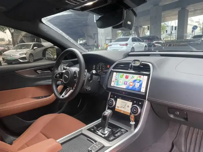 Jaguar XE L 2025 Model 2.0T 250PS R-DYNAMIC 90th Anniversary Collector Edition Edition – фото 8