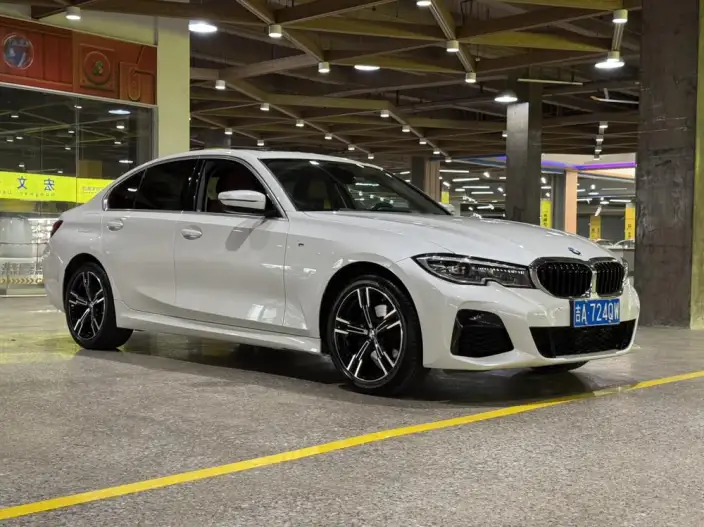 BMW 3 Series 2022 Model 325i M Sports Set