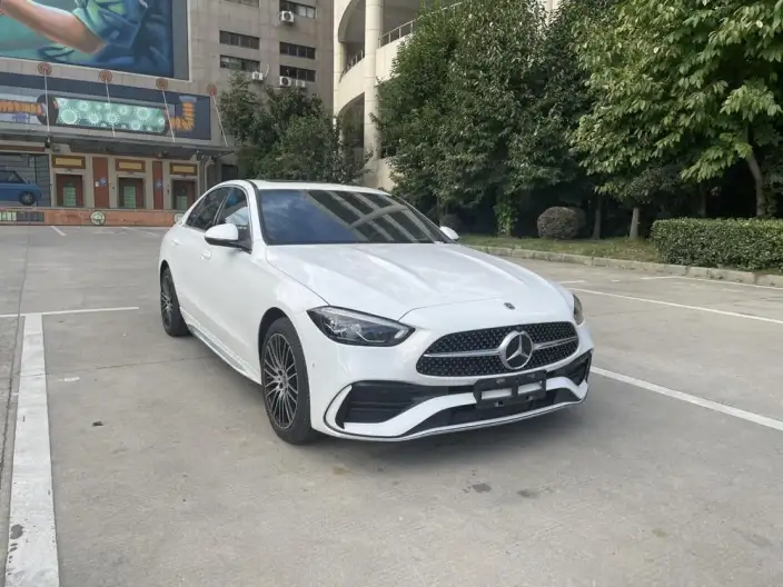 Mercedes-Benz C-Class 2023 Model C 200 L Sports Edition – фото 3
