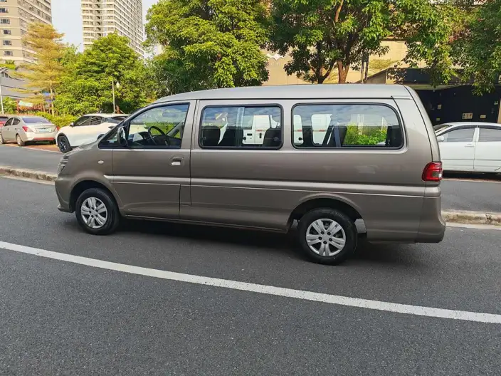 Lingzhi 2023 Model M5L 1.6L Comfort Model 9 seat – фото 2