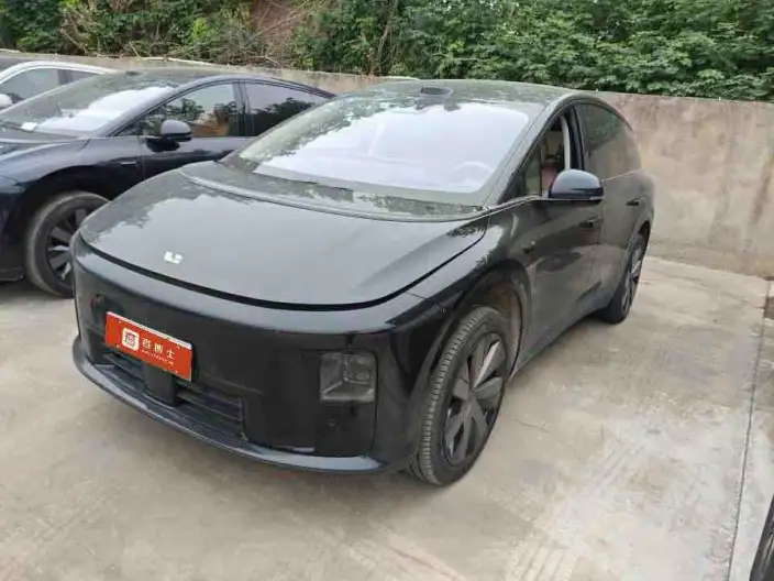 Li Auto i8 2025 Model Standard Edition