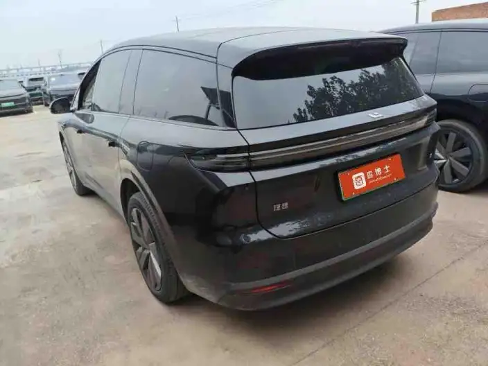 Li Auto i8 2025 Model Standard Edition