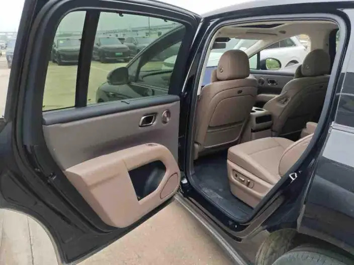 Li Auto i8 2025 Model Standard Edition – фото 9