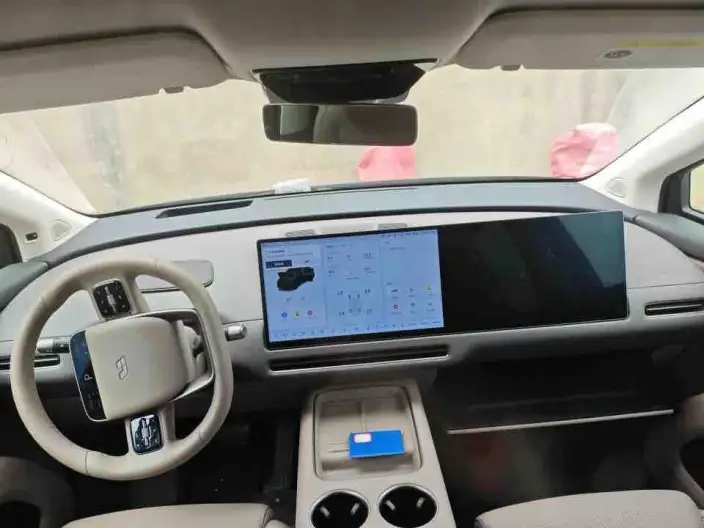 Li Auto i8 2025 Model Standard Edition – фото 8