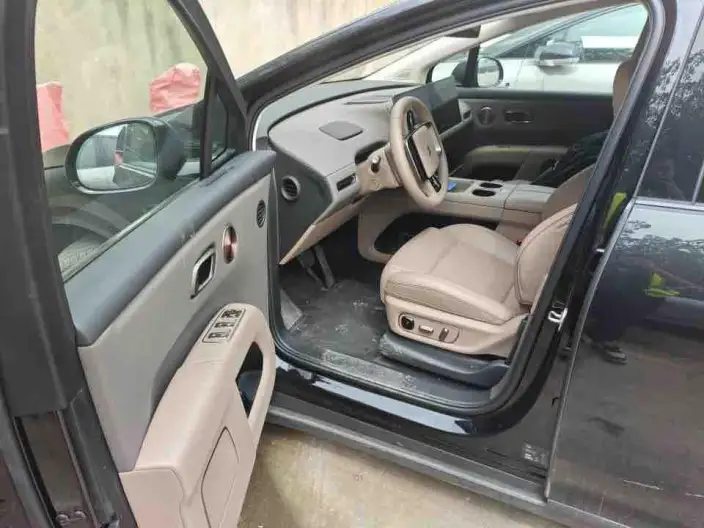 Li Auto i8 2025 Model Standard Edition – фото 9