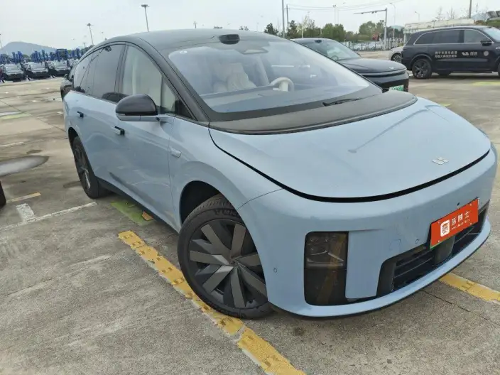 Li Auto i8 2025 Model Standard Edition
