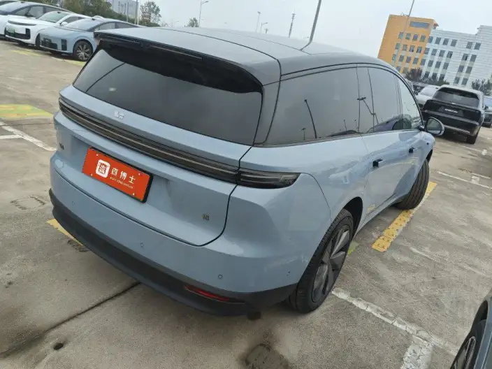 Li Auto i8 2025 Model Standard Edition
