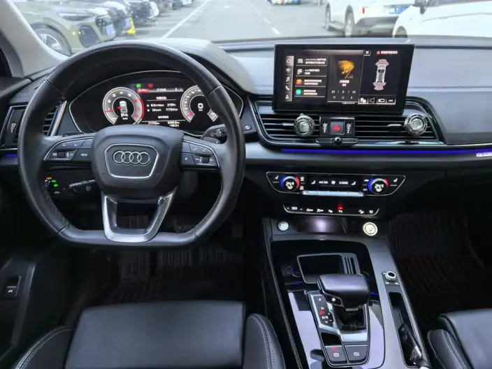 Audi Q5L 2022 Model 40T Luxury Dynamic Model – фото 5
