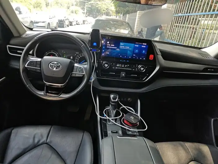 Toyota Highlander 2022 Model Hybrid 2.5L 4WD Premium Edition 7 seat – фото 5