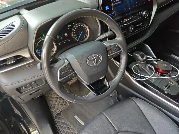 Toyota Highlander 2022 Model Hybrid 2.5L 4WD Premium Edition 7 seat – фото 7