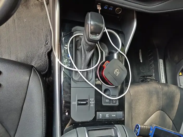 Toyota Highlander 2022 Model Hybrid 2.5L 4WD Premium Edition 7 seat – фото 9