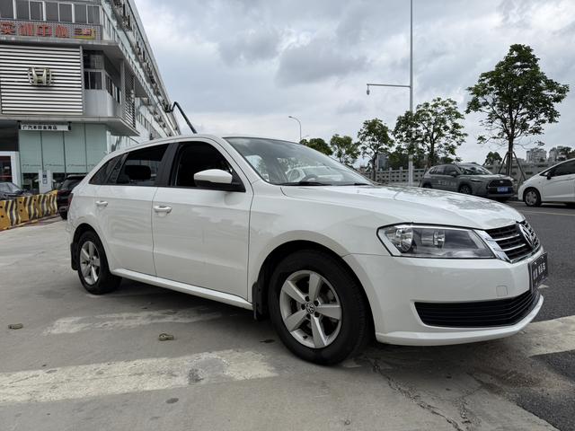 Volkswagen Lavida Plus 2015 модификация 1.6L автоматическое Com f ort Edition – фото 3