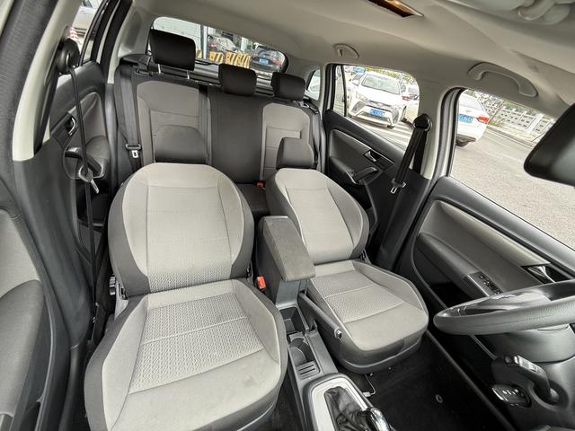 Volkswagen Lavida Plus 2015 модификация 1.6L автоматическое Com f ort Edition – фото 8