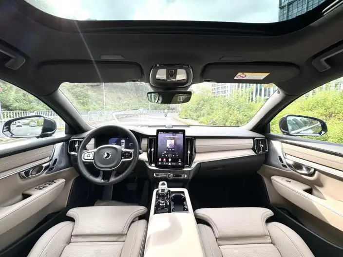 Volvo S90 PHEV 2026 Model T8 4WD Long Battery Life Pro Smart Elegance Deluxe Edition – фото 10