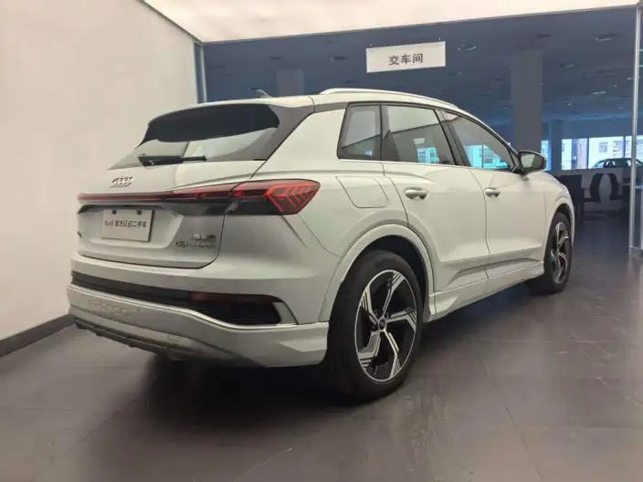 Audi Q4 e-tron 2024 Model 40 e-tron Genesis Edition